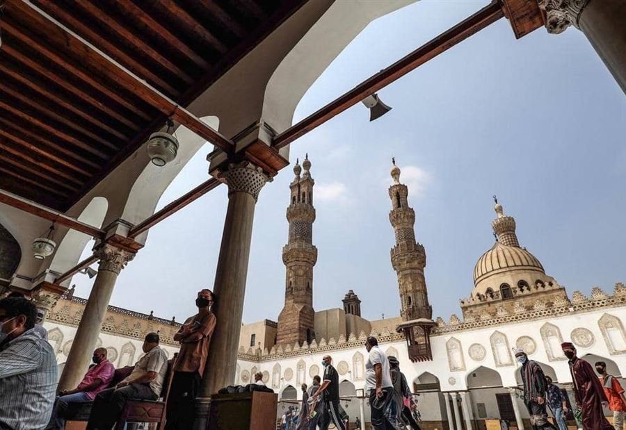 الأزهر يُدين حادثة "قطع الرأس" في باريس الأزهر يُدين حادثة "قطع الرأس" في باريس