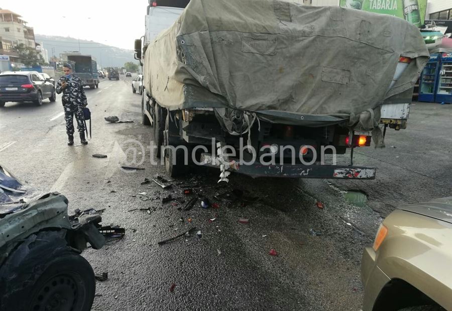 بالصور: حادثٌ مروّع على أوتوستراد طبرجا... وسقوط جريح بالصور: حادثٌ مروّع على أوتوستراد طبرجا... وسقوط جريح