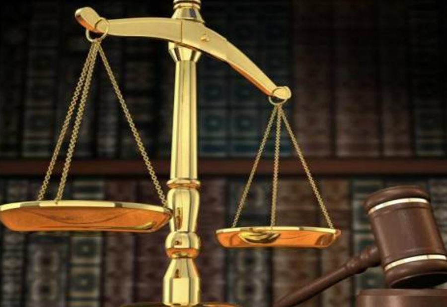عزل امين صندوق احدى البلديات لقبضه اموالا دون ايصالات 