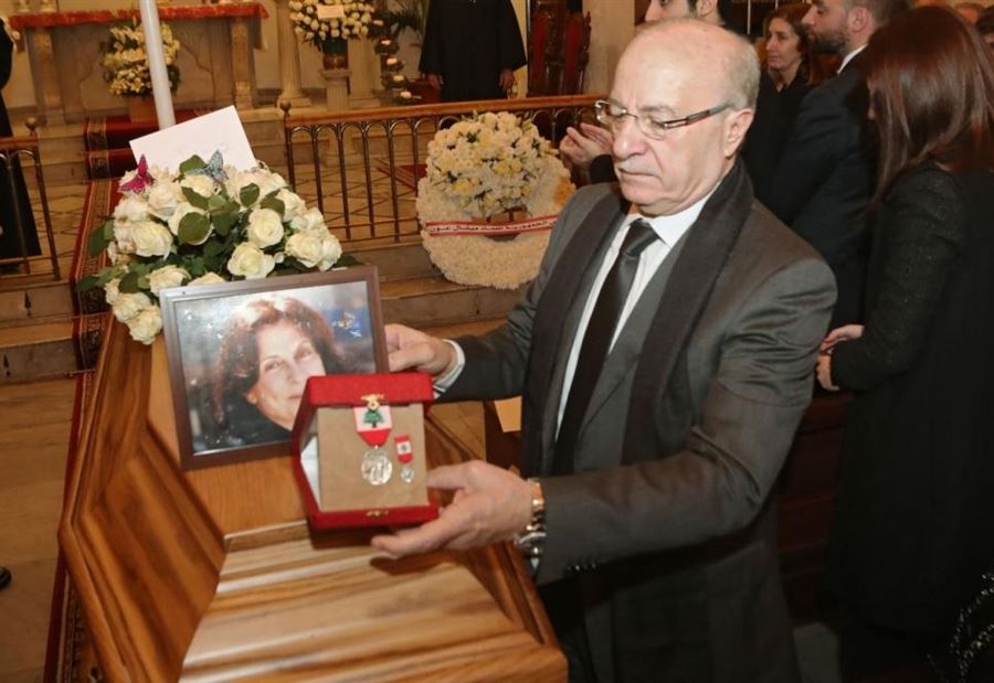 بالصور: لبنان يودع الراحلة مي منسى بمأتم رسمي مهيب 