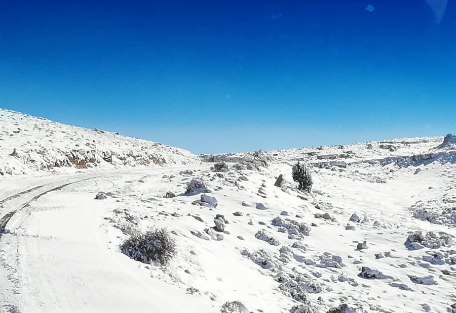 طرقاتٌ جبلية تحت تأثير الطقس القاسي! طرقاتٌ جبلية تحت تأثير الطقس القاسي!