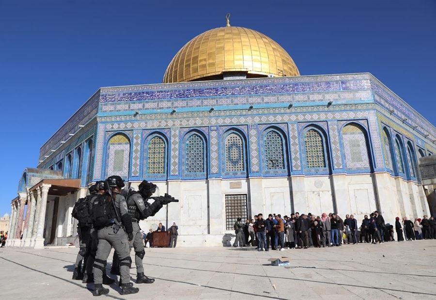 بالتزامن مع اليوم الـ6 لعيد الفصح... مستوطنون يقتحمون الأقصى! بالتزامن مع اليوم الـ6 لعيد الفصح... مستوطنون يقتحمون الأقصى!