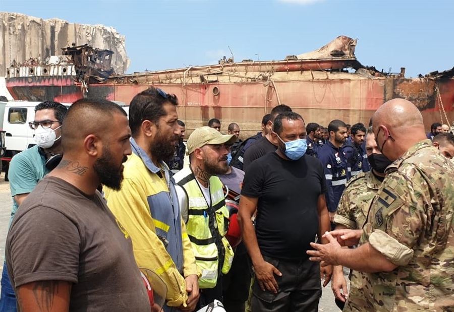 بالصّور... قائد الجيش في جولة تفقّدية في المرفأ بالصّور... قائد الجيش في جولة تفقّدية في المرفأ