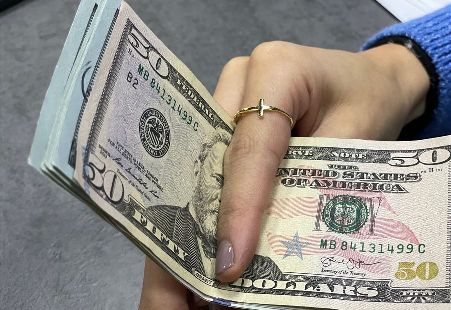 إنهيارٌ تاريخي لـ الليرة اللبنانية مقابل الدولار!