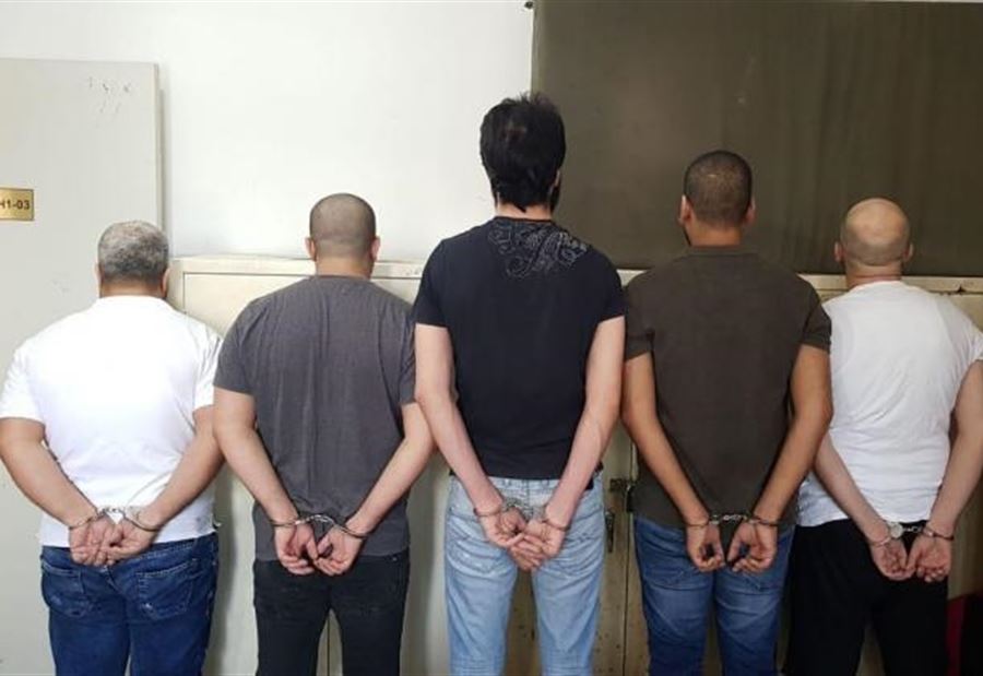 بالصور: تفكيك شبكة ترويج مخدرات ونقل أموال لـ "أبو سلة" 