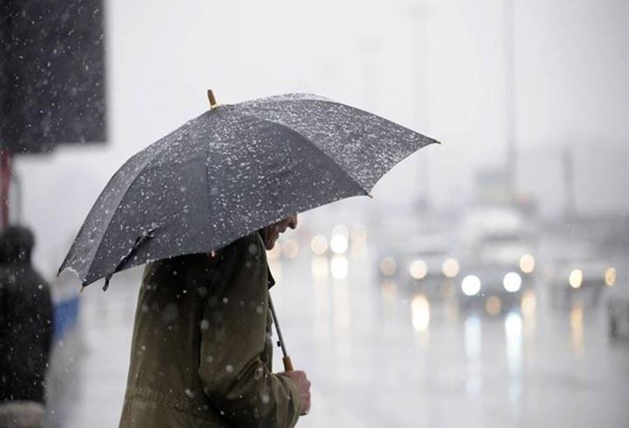 "الرياح تصل إلى 100 كلم"... تحضروا للعاصفة الأولى أيها اللبنانيون!  