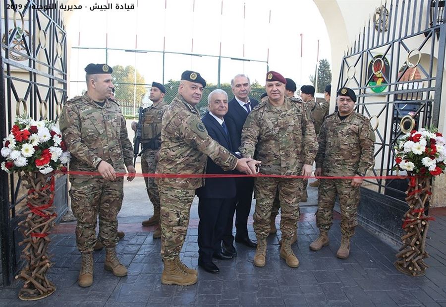 العماد عون عن المحبة والعطاء 