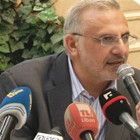 المقداد: المطلوب من الحريري النظر بعين واحدة
