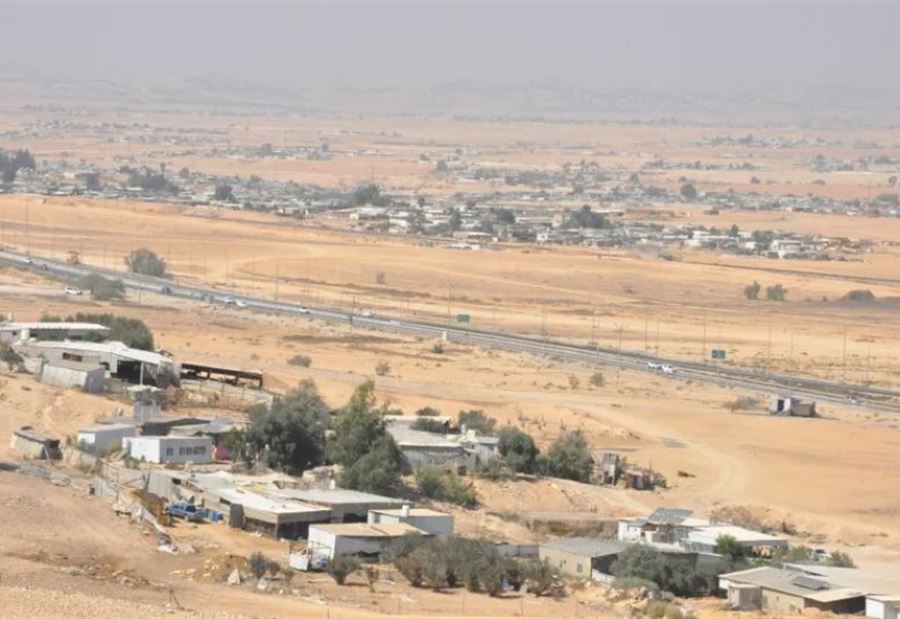 إسرائيل تنقل أسرى فلسطينيين من النقب تمهيدًا لإبعادهم إسرائيل تنقل أسرى فلسطينيين من النقب تمهيدًا لإبعادهم