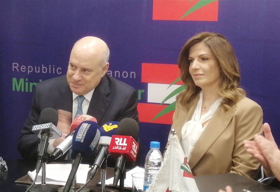 تسليم وتسلم في "العمل".. وتقريرٌ مفصلٌّ بيد الوزيرة