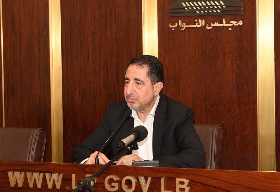 توضيح للحاج حسن بشأن عقود شركتي الخلوي 
