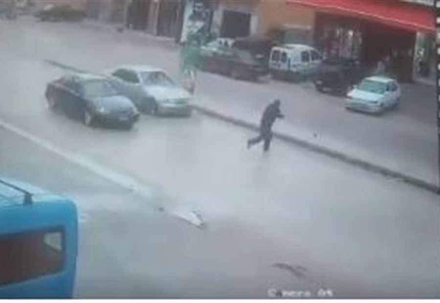 بالفيديو: حادث صدم  مروع على طريق مرج حاروف