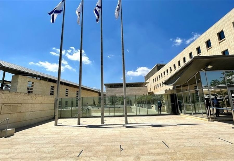 مسؤولة دبلوماسية إسرائيلية تتحرّش جنسيّاً بموظفات!