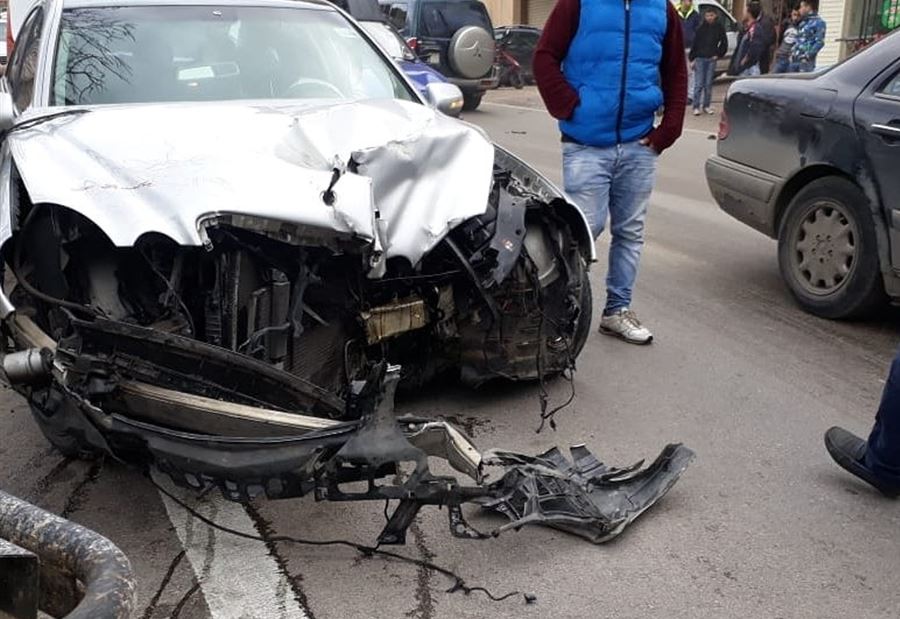 بالصور: حادث مروع بين سيارتين في عكار