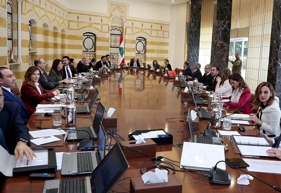 وزير يتلقّى الشكاوى بنفسه!