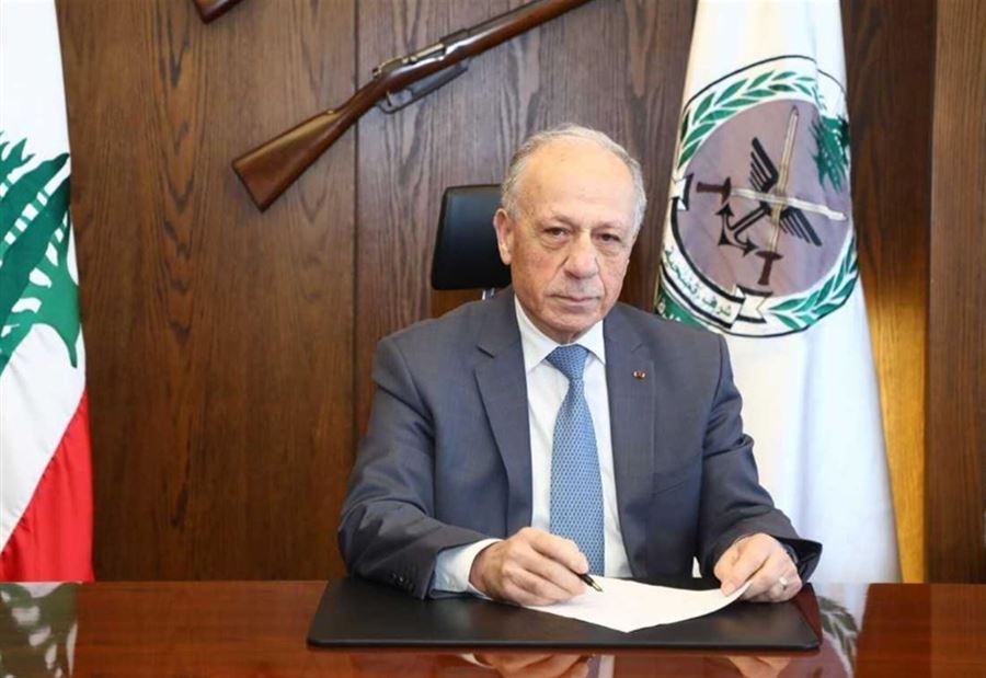 "يحضر إلى الحمام العسكري محاطًا بالمرافقين"... وزير الدفاع يوضّح!