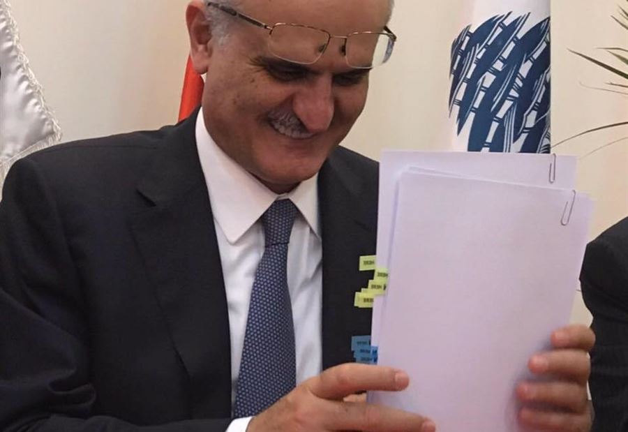 علي حسن خليل يقطع  المخصصات السرية