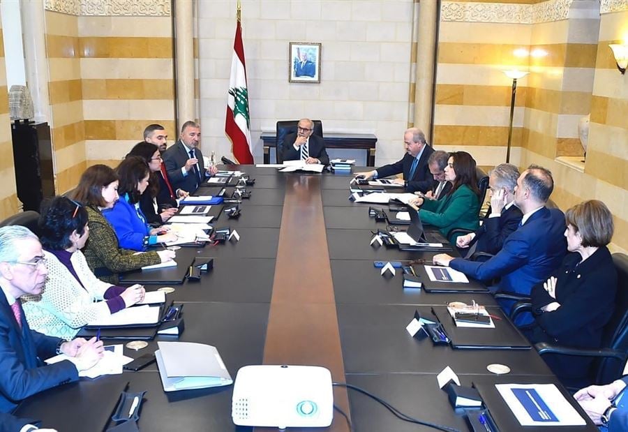 "قرضٌ بقيمة 250 مليون دولار من  البنك الدولي لإعادة الإعمار"!