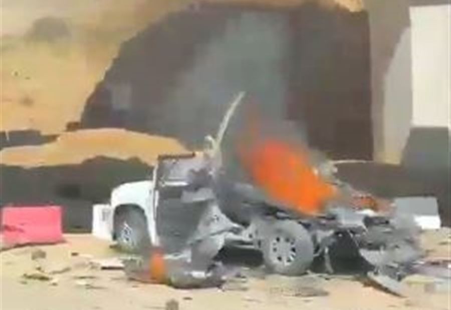 استهداف سيارة على طريق ضهر البيدر (فيديو)