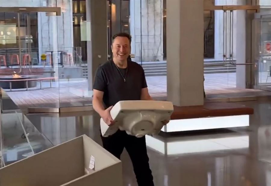 "رئيس تويتر"... ماسك ينشر "أغرب فيديو" "رئيس تويتر"... ماسك ينشر "أغرب فيديو"