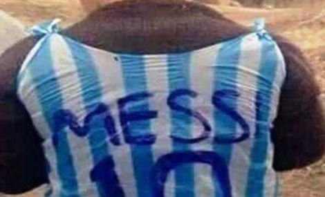 ميسي يبحث عن "طفل الكيس الأزرق"