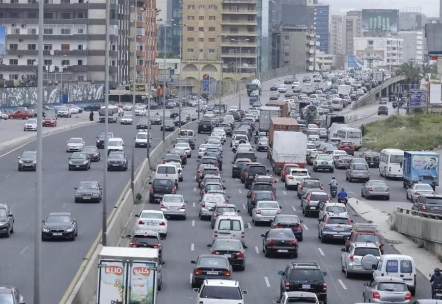 قتيل نتيجة حادث صدم تحت جسر الرويال الضبية (فيديو) قتيل نتيجة حادث صدم تحت جسر الرويال الضبية (فيديو)