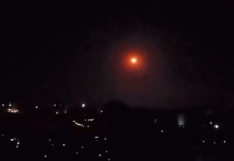 بالفيديو: هجوم صاروخي إسرائيلي على دمشق
