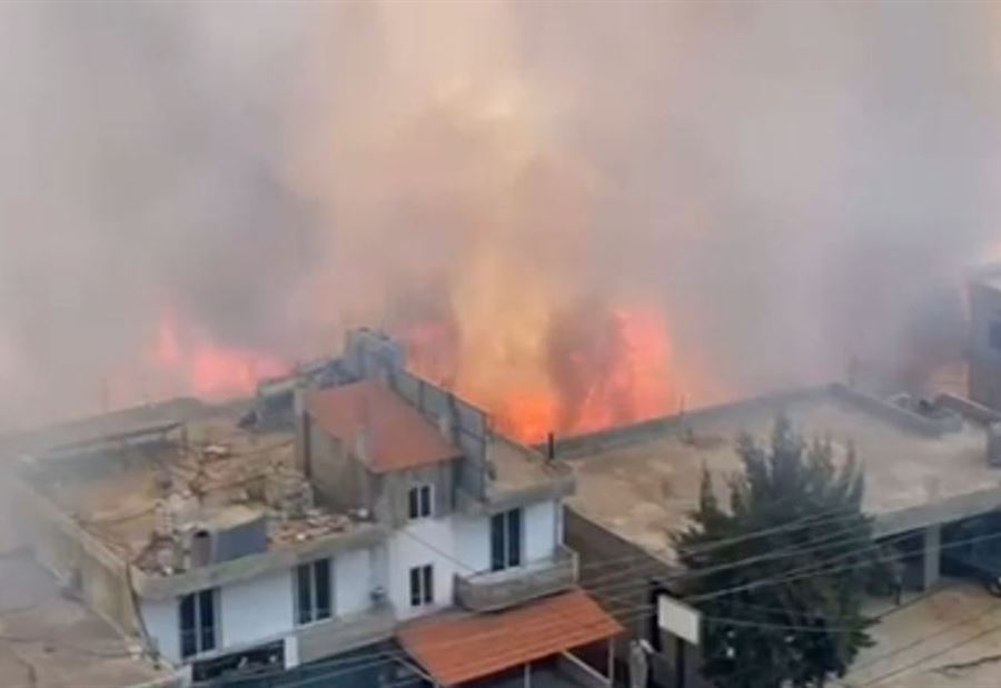 وصلت النيران إلى المنازل... حريق كارثي في عكار!