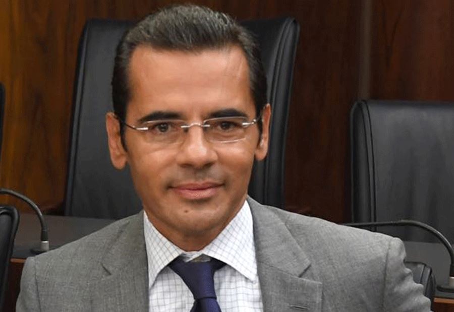 "حلولٌ لإنقاذ القطاع الصحي"