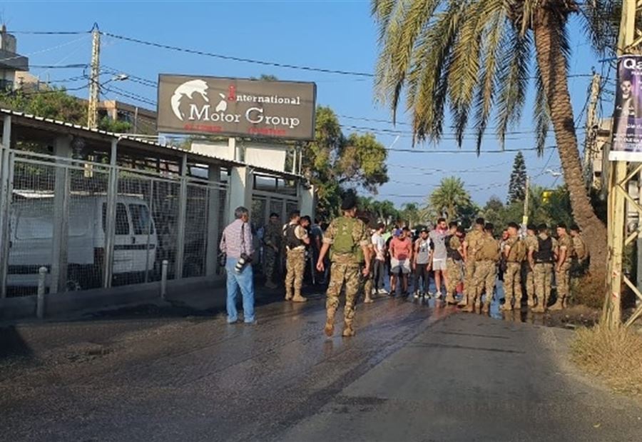 بالفيديو والصور: الجيش يُعيد فتح الطرقات "المقطوعة"