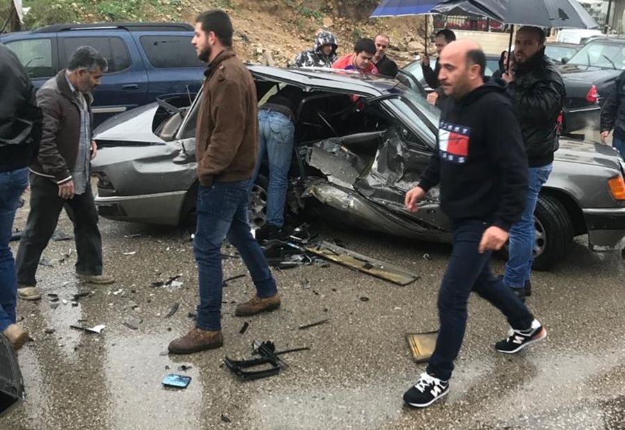 بالصور: حادث سير مروع على  طريق صوفر
