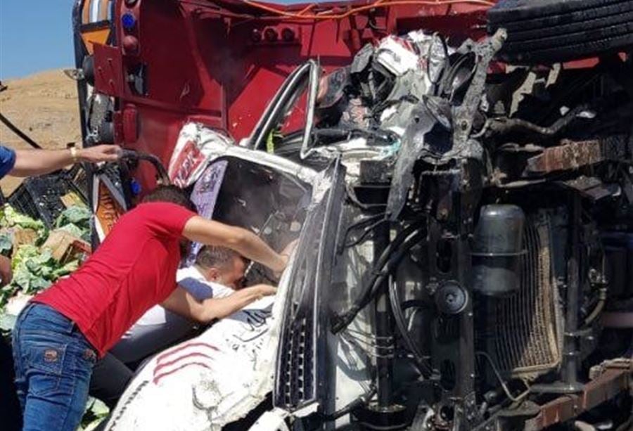 بالفيديو والصور: حادث شاحنات مروّع على طريق ضهر البيدر