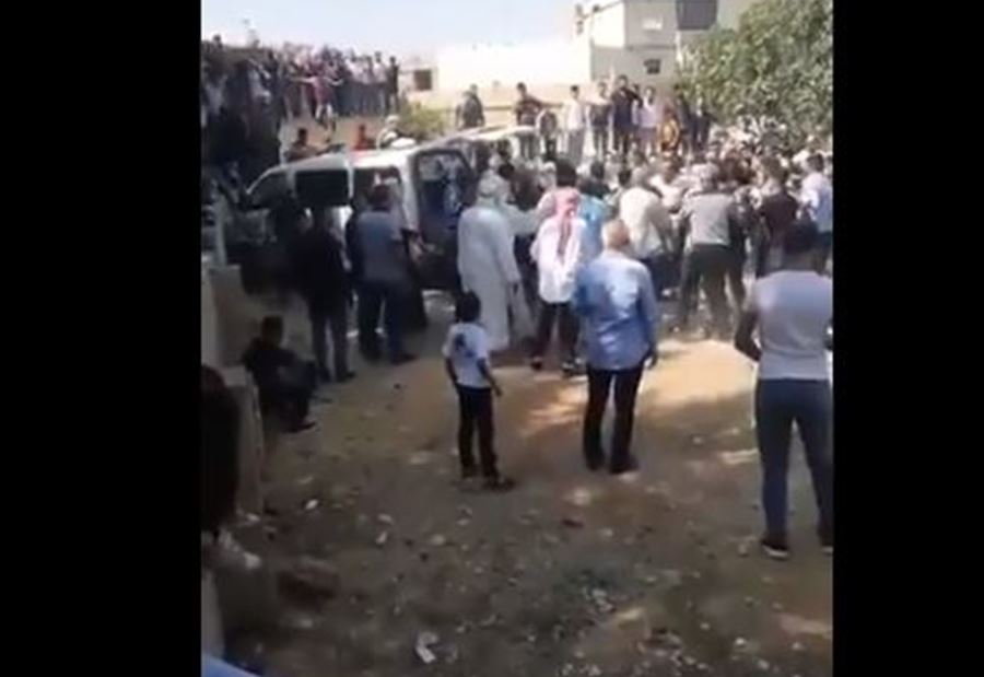 بالفيديو: في بعلبك... انتزعوا جثمانَ متوفي بكورونا من الفريق الصحي
