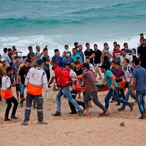  93 إصابة بإطلاق نار للجيش الإسرائيلي على مسيرة بحرية بغزة