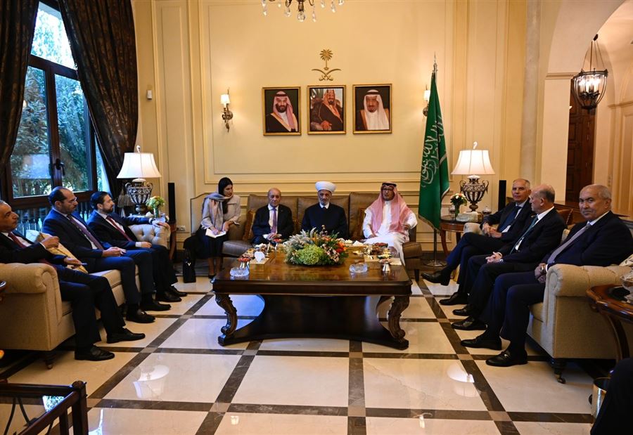 بخاري يجمع لودريان والمفتي دريان في دارته... وغياب عدد من النوّاب