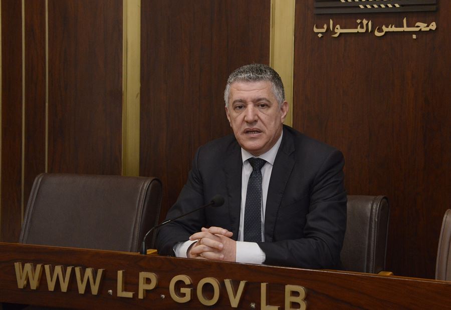 نائب "التيار" ردّاً على برّي: "لأ دولتك ما في شي بيني وبينك"