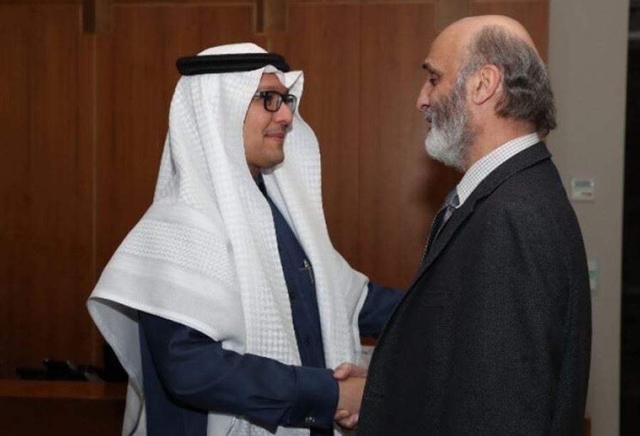 هذا سبب زيارة السفير السعودي إلى جعجع