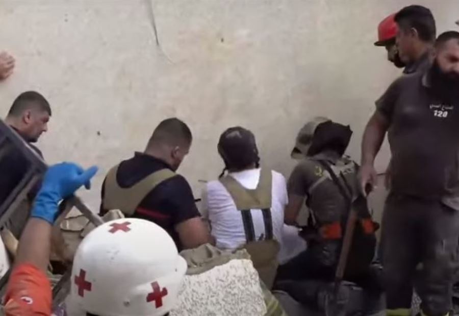 "انقاذ 3 مواطنات"... اليكم آخر تطورات انهيار المبنى في المنصورية!