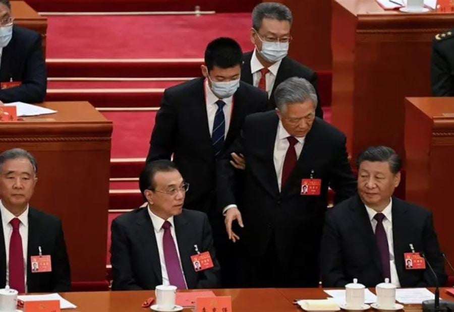 "الملف الأحمر"... سرٌّ وراء طرد رئيس الصين السابق