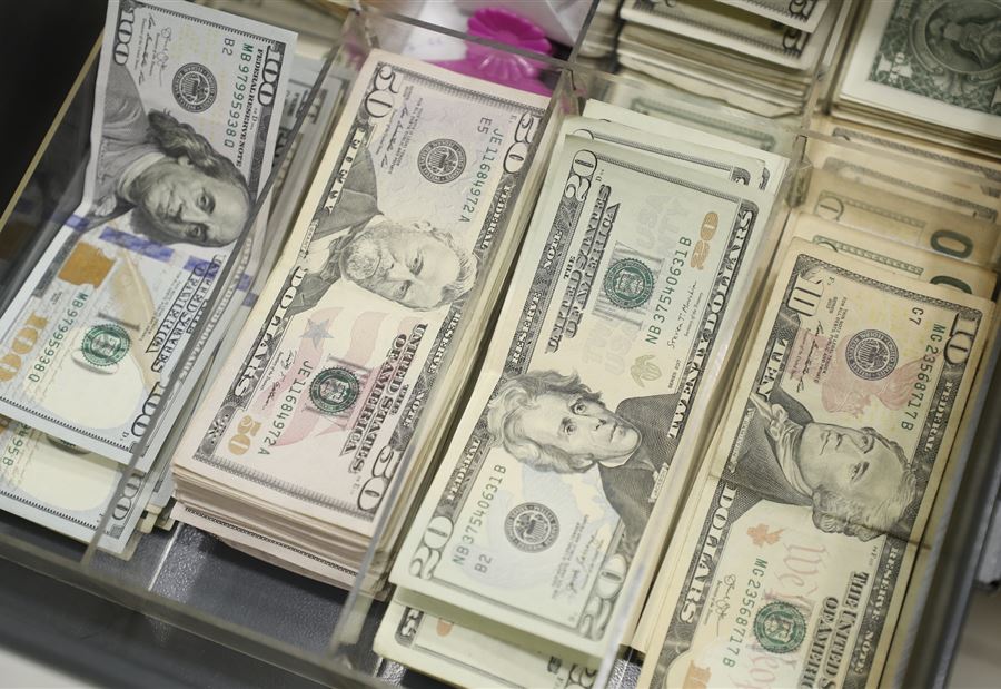 سعرُ دولار السوق السوداء صباح اليوم
