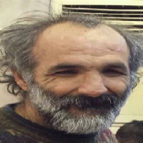 "ببوسك بتعطيني 1000".. تحت عجلة شاحنة!