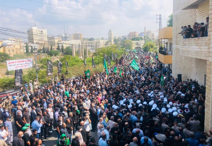 بالفيديو: حشود كبيرة خلال تشييع عقيلة الإمام المغيب موسى الصدر