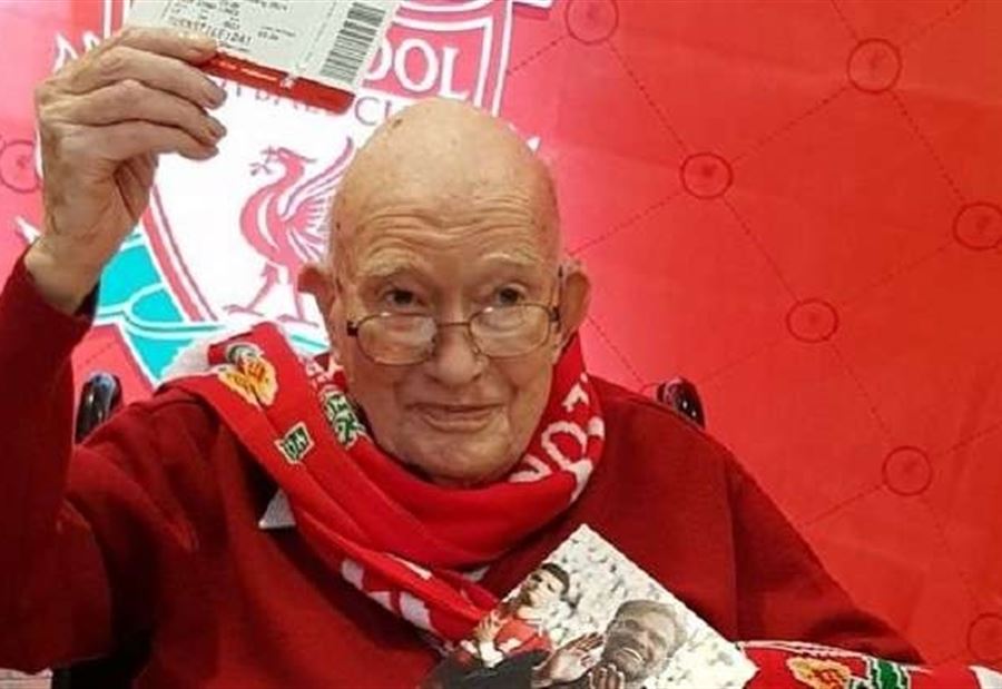 ليفربول يكرم مشجعا في عيد ميلاده الـ104 ليفربول يكرم مشجعا في عيد ميلاده الـ104