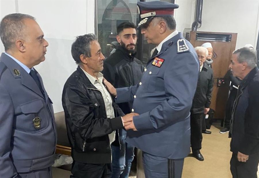 اللواء عثمان يُعزّي عائلة الشهيد حسام الدين 