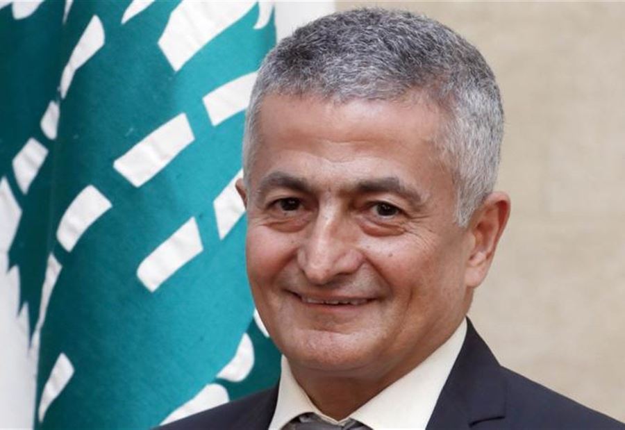 قراران لوزير المالية!