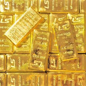 الذهب يهبط مع صعود الدولار بفعل مخاوف التجارة العالمية