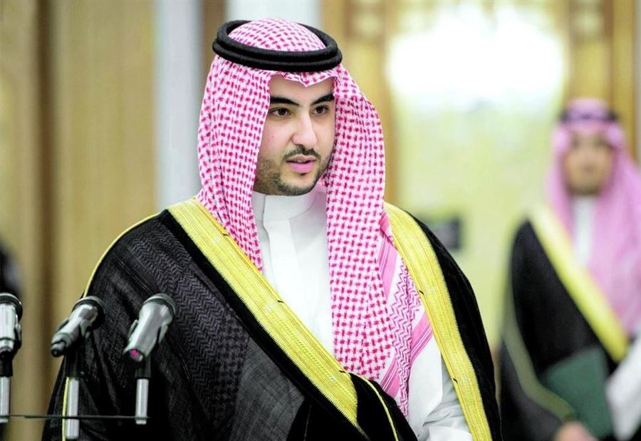 بن سلمان: لماذا نرى دائمًا أن "الولي الفقيه" يكون من إيران؟
