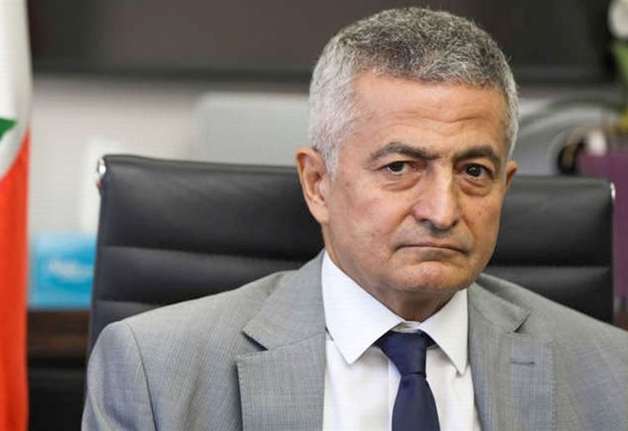 وزير المال يكشف عن سبب إرتفاع سعر الدولار