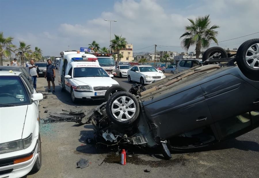 جريحةٌ في إنقلابِ سيارة على كورنيش صيدا