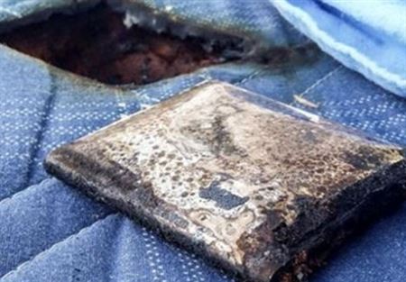 بالصورة.. غالاكسي إس 3 ينفجر في سرير طفل